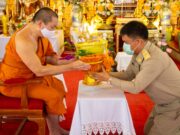 พลตรีหญิง เจ้าคุณพระสินีนาฏ พิลาสกัลยาณี ถวายเครื่องไทยธรรมแด่พระโกศัยเจติยารักษ์ รองเจ้าคณะจ.แพร่