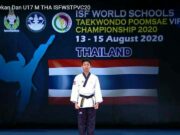 พระบาทสมเด็จพระเจ้าอยู่หัวทรงพระกรุณาโปรดเกล้าพระราชทานเครื่องราชอิสริยาภรณ์ให้กับนักเรียนชั้น ม.4โรงเรียนเทพนารี