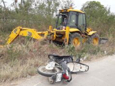 (มีคลิป)รถเก๋งเฉี่ยวชนรถจักรยานยนต์ ก่อนถึงแยกสัญญาณไฟพระธาตุช่อแฮ