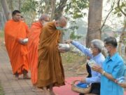 เทศบาลเมืองแพร่ ร่วมใจทำบุญ “ตักบาตรบนเมก” ทุกวันพุธ