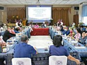 เทศบาลเมืองแพร่ ร่วมกับวัฒนธรรมจังหวัดแพร่ ประชุมหารือการจัดงานประเพณีสงกรานต์ “ดอกลมแล้งบาน สงกรานต์เมืองแป้ นุ่งหม้อห้อมแต้งามตา”