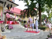 นายก อนุวัธ ร่วมพิธีวางพวงมาลาเบื้องหน้า พระบรมราชานุสาวรีย์ พระบาทสมเด็จพระจุลจอมเกล้าเจ้าอยู่หัว